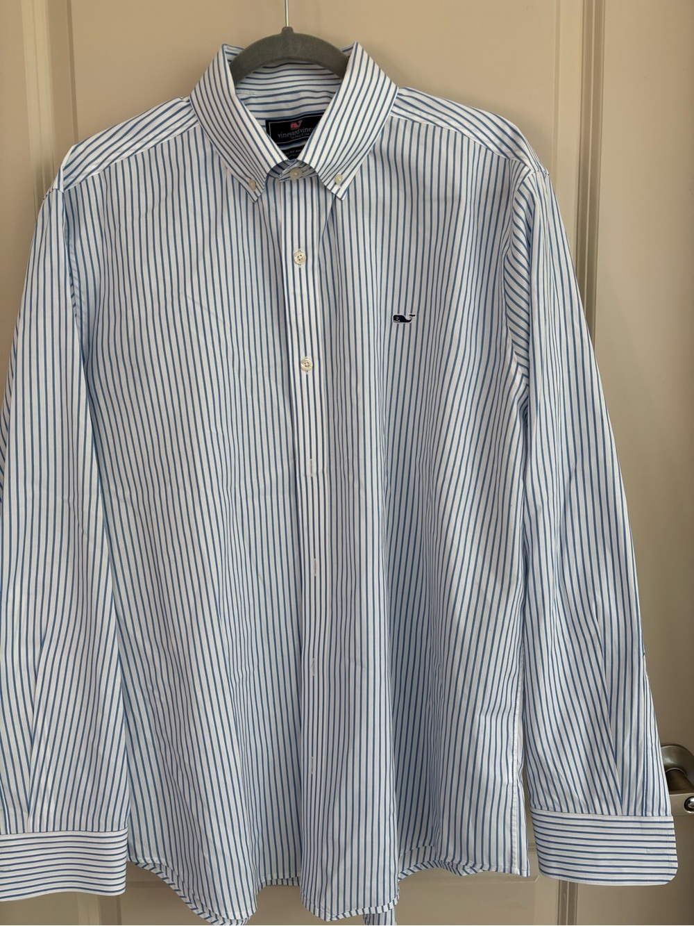 EUC Vineyard Vines Blue & White Striped Button-Down Shirt size L